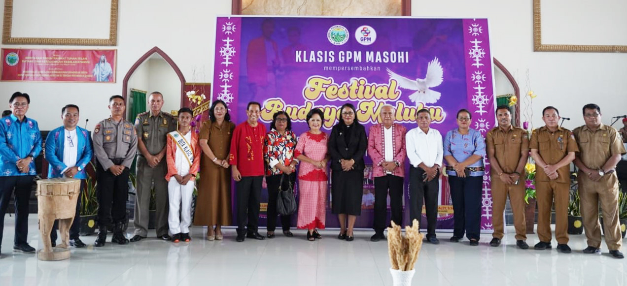Malestarikan Adat Budaya Maluku, Klasis GPM Masohi Gelar ...